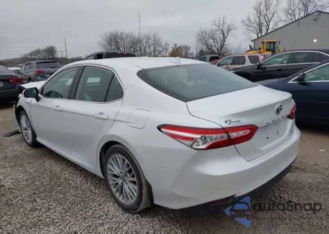 2020 Toyota Camry Xle Hybrid z USA, uszkodzony, nr VIN 4T1F31AK3LU543715